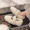 Sapatos felpudos de sola reta da moda para mulheres, novo modelo outono e inverno 2026, estilo Mary Jane com uma única tira, sapatos de algodão pelúcia, sapatos quentes de sola única para uso externo