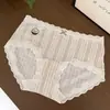 A9827 Calzones de Encaje para Mujer con Textura de Leche y Niebla, Sensación Suave, Relajada y Perezosa, Algodón con Refuerzo Extendido, 10A de Cintura Media que Moldea la Cadera