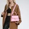 Bolso de Hombro Cruzado de Moda Simple Casual Versátil de Color Sólido de Alta Gama Nuevo Estilo Otoño 2026