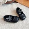 Zapatos Mary Jane de Princesa para Niñas 2026 Primavera y Otoño Nuevos Modernos y Versátiles Planos de Punta Baja Estilo Retro Zapatos Pequeños de Cuero