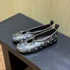 Zapatos planos de ballet poco profundos Mary Jane para mujer, estilo coreano, nicho retro, sin cordones, punta cuadrada, tachonados, nuevos para primavera y otoño