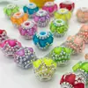 Estilo Región Oeste Trabajo Pesado Corazón Fluorescente Perla Diamante Perla de Vidrio TK Transmisión en Vivo DIY Usable Perla de Agujero Recto Material para Accesorios de Teléfono Móvil