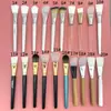 Venta al por mayor del fabricante Cepillo Facial Plano para Mascarilla con Mango de Plástico Blanco, Cerdas Suaves, Cepillo Grande de Silicona, Brocha para Base de Maquillaje, Brocha de Maquillaje para Belleza