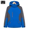 Venta al por mayor de fábrica ropa de asalto para exteriores para hombre y mujer tres en uno dos piezas desmontable a prueba de viento impermeable traje de montañismo