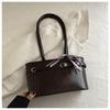 Bolso de Hombro Único de Gran Capacidad a la Moda para Mujer 2025 Nuevo Bolso Tote de Moda con Hebilla de Cinturón Elegante Bolso de Axila para Viajeros