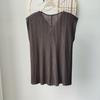 Calidad de Counter Producto Nuevo de Verano Versión Básica Elegante con Pliegues Talla Grande Casual Holgado Cuello en V Chaleco de Moda Camiseta
