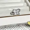 Estilo Medieval Tardío Elegante Dulce Fresco Blanco Esmalte de Goteo Mariposa Saturno Anillo de Moda Anillo Geométrico Simple de Personalidad de Nicho para Mujeres