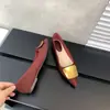 Sapatos Femininos Planos Estilo Francês Bico Fino 2026 Nova Coleção Primavera e Outono Versáteis Mocassins de Calçar Fácil com Fivela Quadrada de Metal