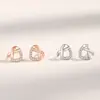 Brincos Doces de Cruz e Coração para Mulheres, Luxo Leve de Nicho High-End Vazados Brilhantes com Zircônia em Formato de Coração para o Dia a Dia Atacado