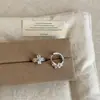 Pendientes de Cruz Versátiles de Lujo Ligero con Circonita para Mujer, Diseño de Nicho, Pendientes de Moda Únicos, Dulces y Frescos, Tendencia