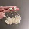 Pendientes de Flor de Malla Perla Aguja de Plata Borla Primavera y Verano Frescos Dulces Super Inmortales Pura Pasión Pendientes de Moda Venta al por Mayor