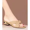 Sandalias de verano para exteriores de cuero suave con suela blanda para comercio exterior transfronterizo, chanclas con lazo para la playa