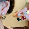 Aretes de Aguja Plateada con Diamantes y Perlas del Zodiaco, Aretes Versátiles Simples y Elegantes para Otoño e Invierno, Lujo Ligero y Sensación de Alta Gama