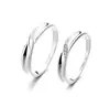 Anéis de Casal com um Toque de Luxo de Nicho, Anéis Abertos Anel de Mobius, um Par de Anéis de Casal Elegantes e Simples Cravejados de Diamantes