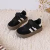 Tênis de Treino Infantil Estilo Coreano 2025 Novo Modelo Outono Meninos e Meninas Tênis Casuais Sapatos Brancos para Estudantes Sapatos Pai-Filho para Bebê