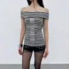 Top Fashion Americano Estilo Garota Spicy com Padrão Cruzado de Strass Sexy Ombro a Ombro Manga Curta Ajustado na Cintura Patchwork Listrado