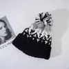 Diadema Cálida con Protección para Orejas para Mujer Otoño e Invierno Sombrero de Lana Estilo Coreano Versátil Sombrero para el Frío Tejer Fair Isle con Pompón Más Terciopelo