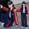 Conjunto Casual Outono Unissex Infantil Bloco de Cores Patchwork Barra Dupla Meninas Gola Alta Cardigan com Zíper Calça Longa Conjunto Esportivo de Duas Peças