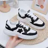 Tênis de design de nicho de comércio exterior para mulheres, sapatos de panda populares na internet para a primavera/verão de 2025, tênis esportivos casuais de sola grossa para estudantes