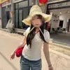 Pantalones Dulces Estilo Americano Chica Picante Camiseta Blanca Bordada de Cuello V Hombro Normal Manga Corta para Mujer, Verano Ajuste a la Cintura Adelgazante Top Corto