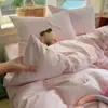 Designs populares no Xiaohongshu ~ Conjunto de quatro peças estampado estilo nuvem macia estilo Ins para dormitórios estudantis, conjunto de lençóis de três peças