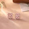 Pulseira Hollow com Zircônia Microincrustada de Trevo da Sorte em Alta no TikTok, Luxo Leve, Sensação de Alto Padrão, Design de Nicho, Acessório de Mão Exquisito e Versátil