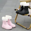 Botas de lluvia para niños niños y niñas botas de lluvia forradas de polar antideslizantes zapatos de agua niños medianos y grandes estudiantes zapatos de agua exteriores impermeable para padres e hijos mujeres