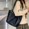 Bolsa Punk para Moto com Rebites, Bolsa Tote Grande Capacidade para o Dia a Dia, Nova Bolsa de Mão e Ombro Moda Retrô 2026 para Mulheres
