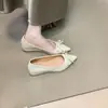 Zapatos sin cordones de color liso con suela plana para mujer, que realzan la altura, Estilo popular de celebridad de Internet 2025, Zapatos bajos frescos inspirados en Chanel, aptos para pies anchos