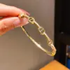 Pulsera de Hebilla Ovalada con Diamantes Chapada en Oro Real de 18 Quilates Pulsera Estilo Palacio Retro Lujo Accesible Joyería de Gama Alta para Mujeres