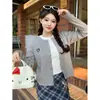 Cárdigan fino de punto trenzado bordado para mujer, nueva colección otoño/invierno 2026, diseñado para mujeres de talla grande para crear un look juvenil