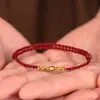 Boa Sorte Vem com o Tempo, Pulseira de Fio Vermelho para Homens e Mulheres, Pequenas Contas Douradas na Cor Dourada, Pulseira Trançada para o Ano de Nascimento, Contas da Fortuna