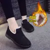 Sapatos de algodão novos estilo Pequim antigo de inverno 2019 sapatos femininos de flanela de inverno um pedal sapatos quentes para mãe para idosos