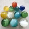 Venta al por mayor de fábrica de adornos coloridos de ojo de gato, adornos para sala de estar, juego de balonmano, piedra de ojo de gato, bola de cristal, bola de Feng Shui