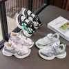 Zapatos deportivos para niños de primavera y otoño, antideslizantes, casuales, versátiles, zapatos de moda de suela plana, tenis de piel transpirables para niños