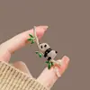 Broche de panda para mujer, estilo chino, de alta gama, con corpiño de estilo chino, broche de dibujos animados de nicho, joyería antiluz.