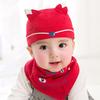 Venta al por mayor otoño nuevo gorro de bebé niño gorro para dormir de bebé traje de toalla para saliva de dibujos animados lazo de dos piezas 5730