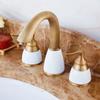 Grifo de lavabo de cobre estilo europeo de doble agujero para agua fría y caliente, lavabo de doble manija dividido de tres agujeros, juego de tres piezas