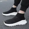 Zapatillas deportivas de moda versátiles para hombre y mujer de talla grande, para exteriores, para correr, zapatillas de calcetín slip-on de punto volador para parejas, de moda