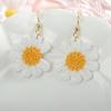 Aretes de Girasol Tejidos de Invierno Mori Aretes Lindos de Temperamento Femenino Hechos a Mano Gancho para la Oreja Dulce Flor Lana