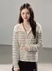 Suéter Tricot Liso com Capuz Estilo Casual Feminino Versátil Emagrecedor Novo Estilo 2026