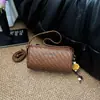 Bolso cilíndrico texturizado de color liso con patrón tejido, elegante y moderno para el trabajo y los desplazamientos, bolso de hombro de moda estilo coreano