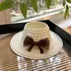 [Accesorios para Ropa de Bebé] Fiesta de Disfraces Labubu Muñeco de Vinilo Ropa de Bebé Sombrero de Paja Decorativo Overol Ropa de Bebé para Disfrazar