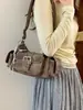 Bolso vintage de nicho súper popular para mujer, nuevo modelo de verano 2026, bolso versátil casual de hombro y cruzado, bolso tipo almohada de lujo ligero para el día a día