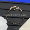 [Novidades Contínuas] Pulseira Cruzada Nova de Alta Qualidade Réplica Lv Letra V com Etiquetas, Artesanato de Ponta Atacado