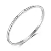 Pulsera de Acero Inoxidable Retro Accesible de Lujo Transfronteriza Europea y Americana con Diamantes Chapada en Oro de 18 Quilates Pulsera de Acero de Titanio para Mujer Venta al por Mayor No se Desvanece