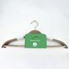 Colgador de madera contrachapada laminada de fábrica, colgador de ropa liso antideslizante, para adultos y niños, colgador de madera, colgador para tienda de ropa, venta al por mayor