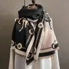 Cachecol preto e branco para mulheres, novo modelo outono e inverno 2026, xale de imitação de cashmere de luxo leve europeu e americano, cachecol de pescoço quente de alta qualidade