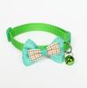 Nuevo collar para mascotas con lazo a cuadros, collar con cascabel para gatos y perros, venta al por mayor transfronteriza disponible en stock
