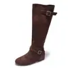 Botas altas retro de suela plana en color café, botas largas para mujer, nuevo estilo de verano 2026, adecuadas para combinar con faldas, botas de estilo coreano con suela blanda